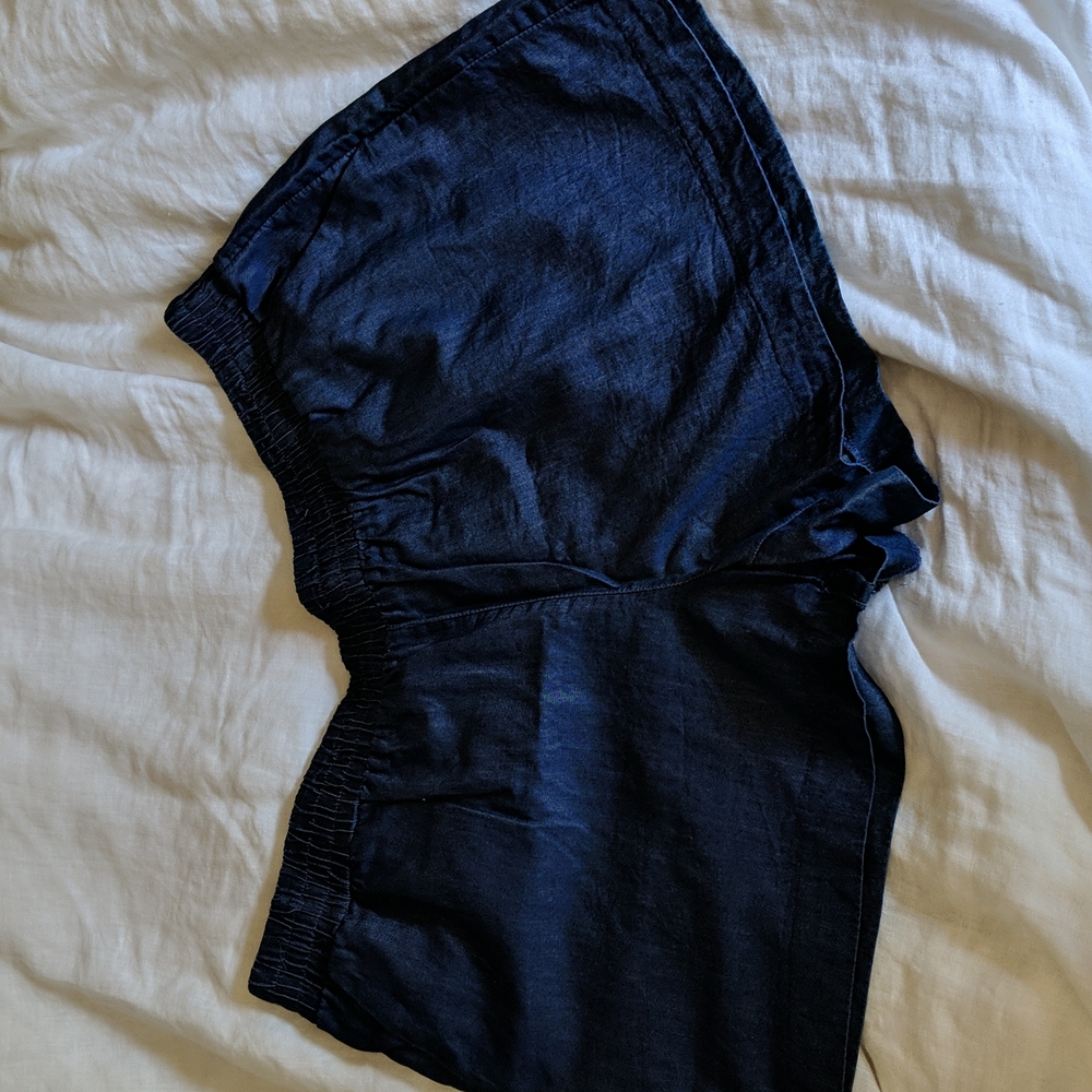 Shorts size L